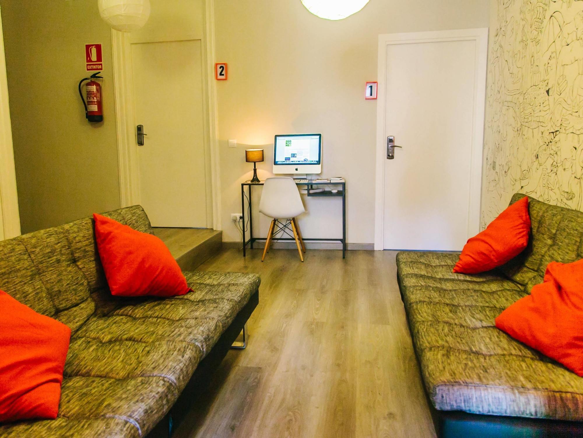Zoorooms Boutique Guesthouse Barcelona Exterior photo