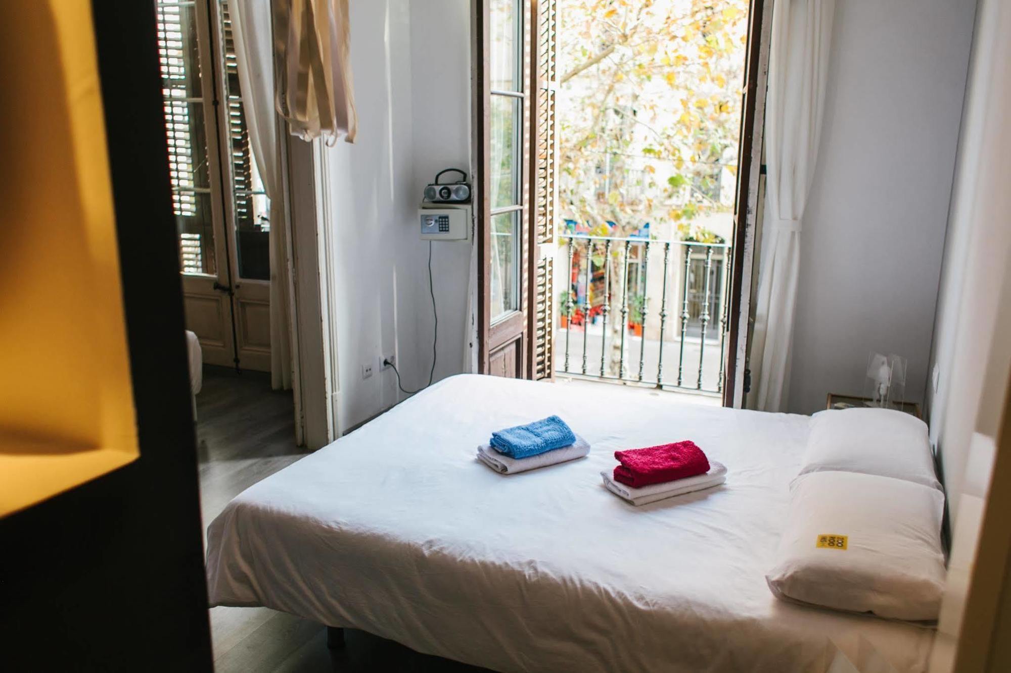 Zoorooms Boutique Guesthouse Barcelona Exterior photo