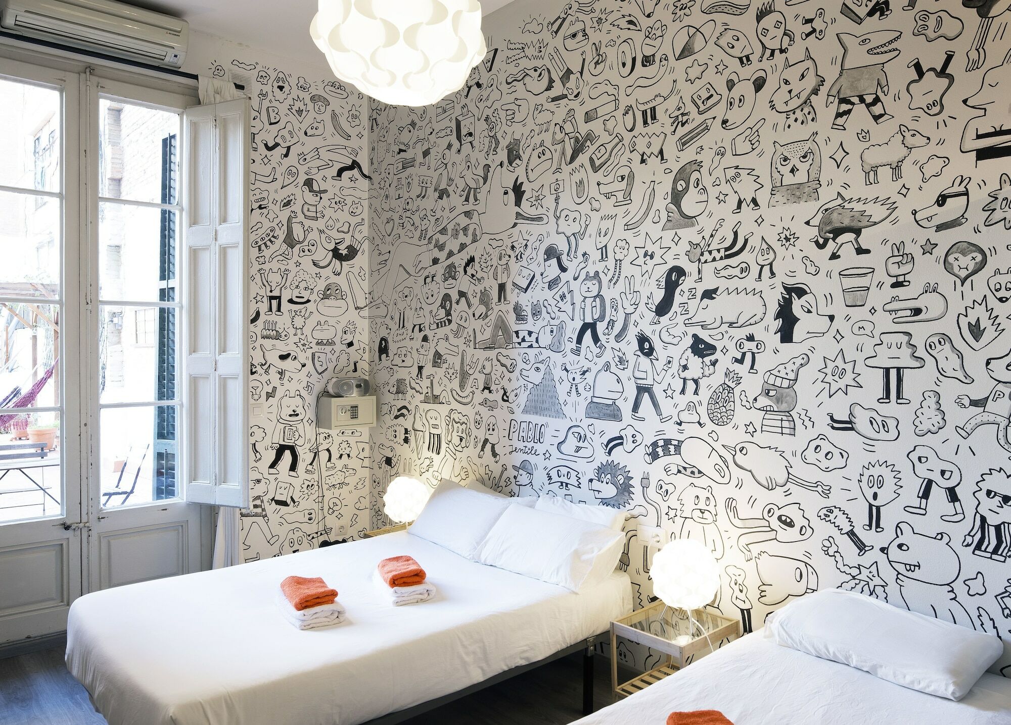 Zoorooms Boutique Guesthouse Barcelona Exterior photo